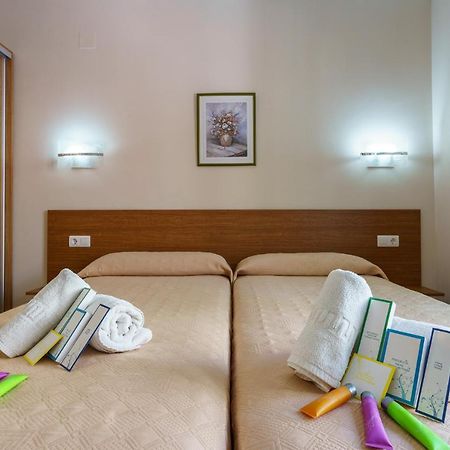 Hostal Costabella Powered By Faro Homes 丰希罗拉 外观 照片