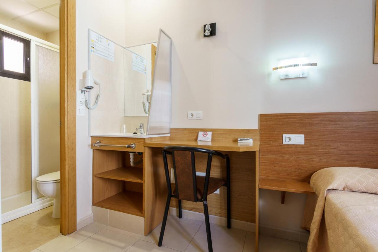 Hostal Costabella Powered By Faro Homes 丰希罗拉 外观 照片