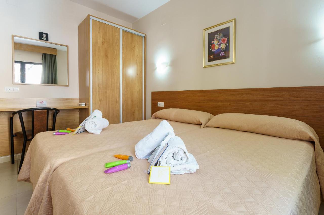 Hostal Costabella Powered By Faro Homes 丰希罗拉 外观 照片