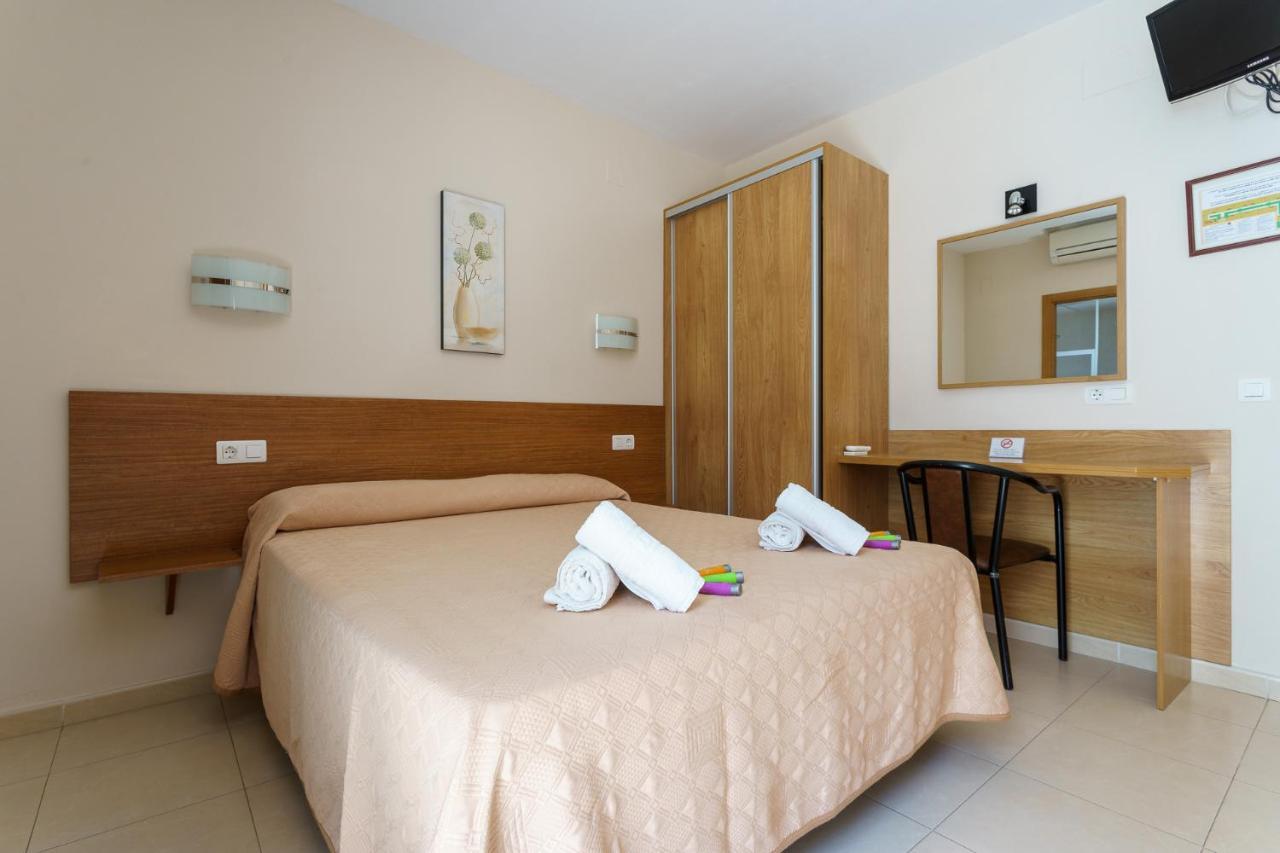 Hostal Costabella Powered By Faro Homes 丰希罗拉 外观 照片
