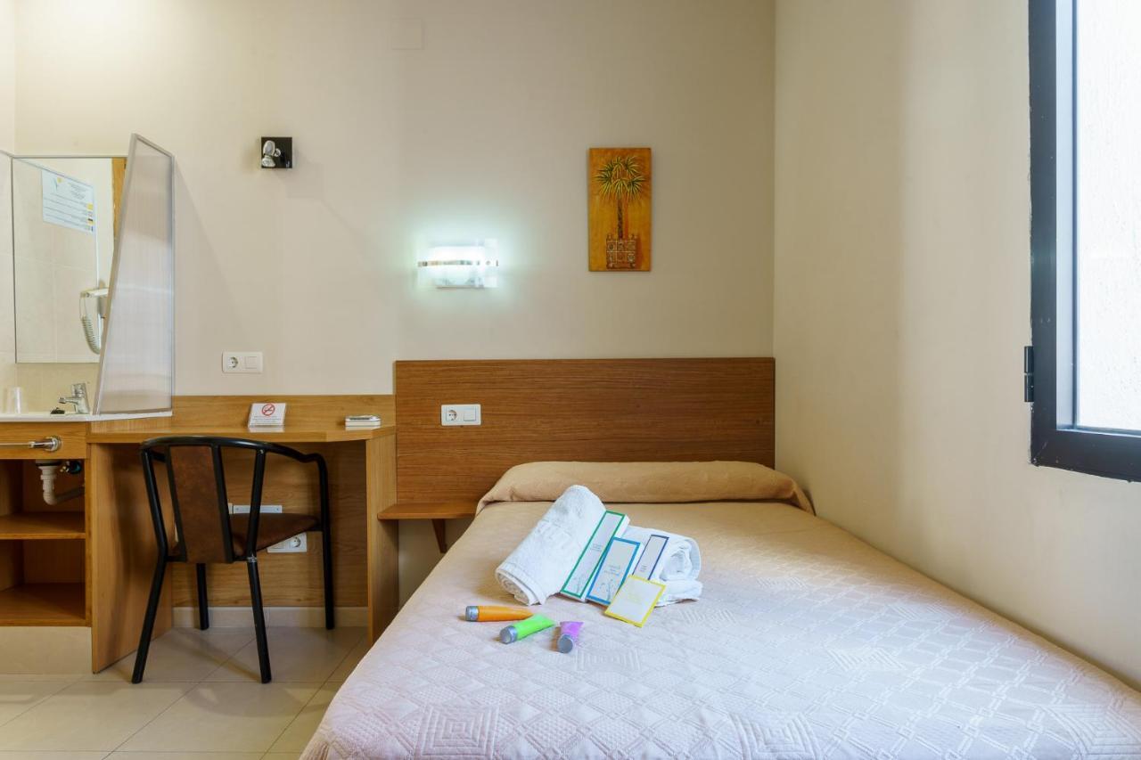 Hostal Costabella Powered By Faro Homes 丰希罗拉 外观 照片