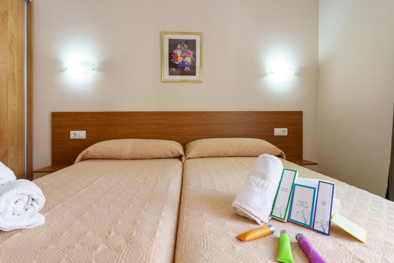 Hostal Costabella Powered By Faro Homes 丰希罗拉 外观 照片