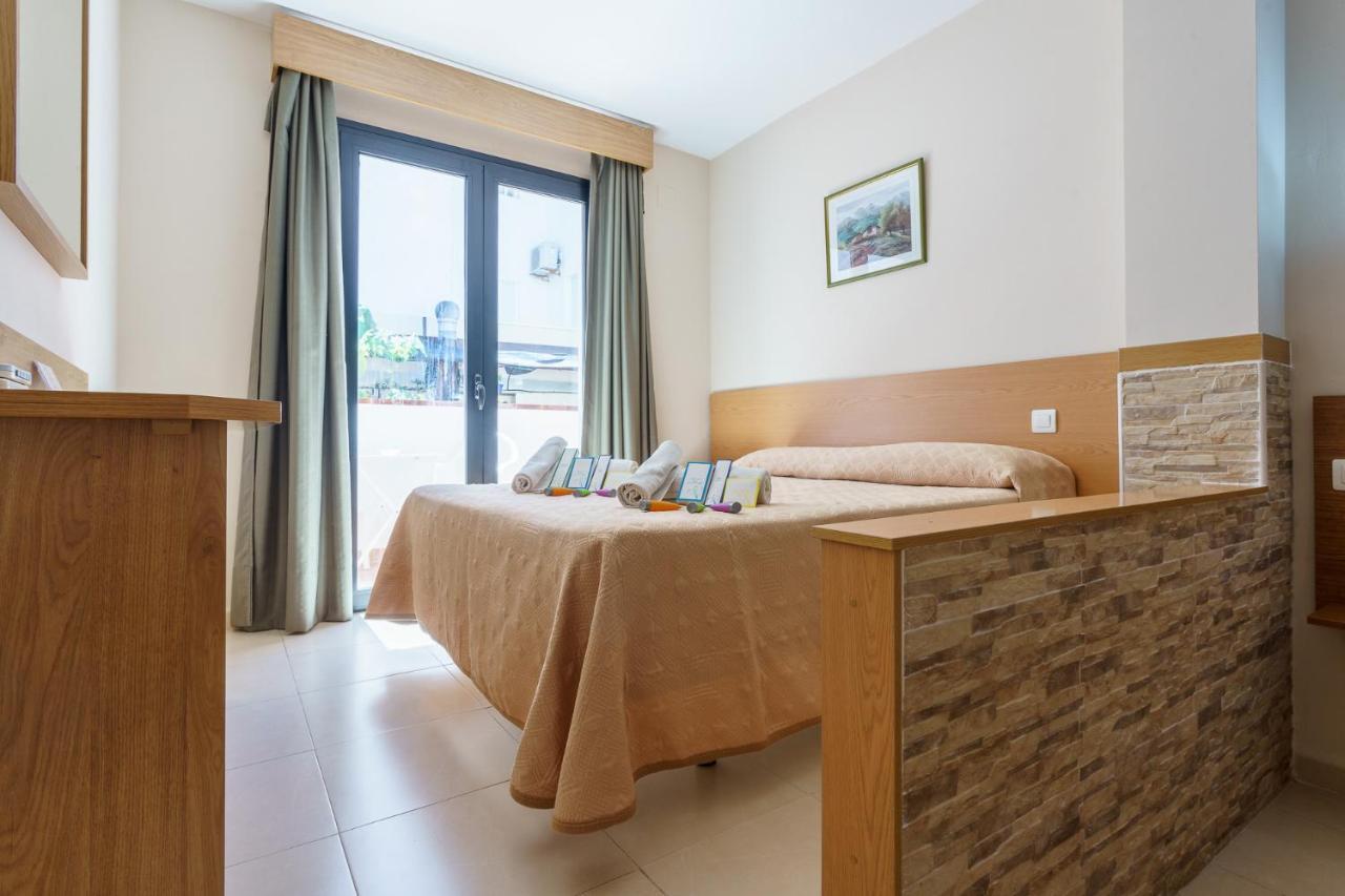 Hostal Costabella Powered By Faro Homes 丰希罗拉 客房 照片