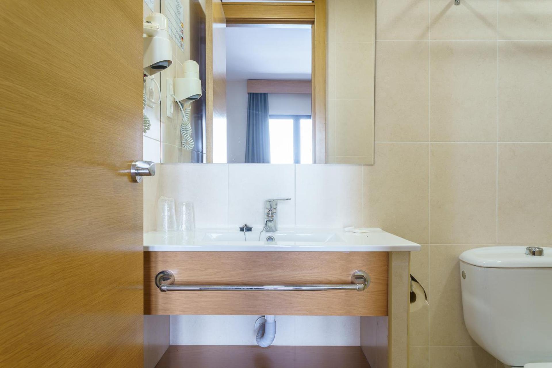 Hostal Costabella Powered By Faro Homes 丰希罗拉 客房 照片